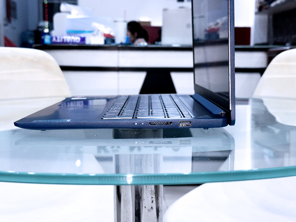 Lenovo IdeaPad Slim 3 15ABR8