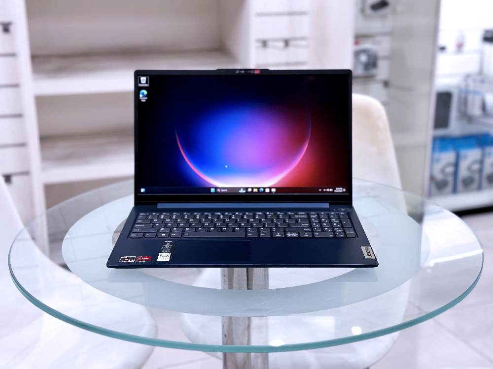 Lenovo IdeaPad Slim 3 15ABR8